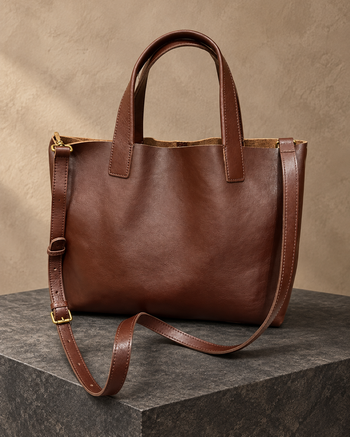 Veroak 1066 Brown top-grain cowhide leather bag — AI studio presentation
