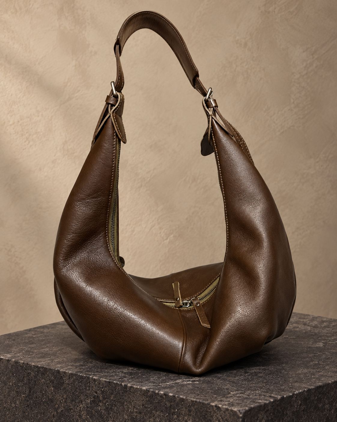 Veroak 3016 Brown top-grain cowhide leather bag — AI studio presentation
