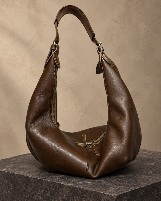 Veroak 3016 Brown top-grain cowhide leather bag — AI studio presentation