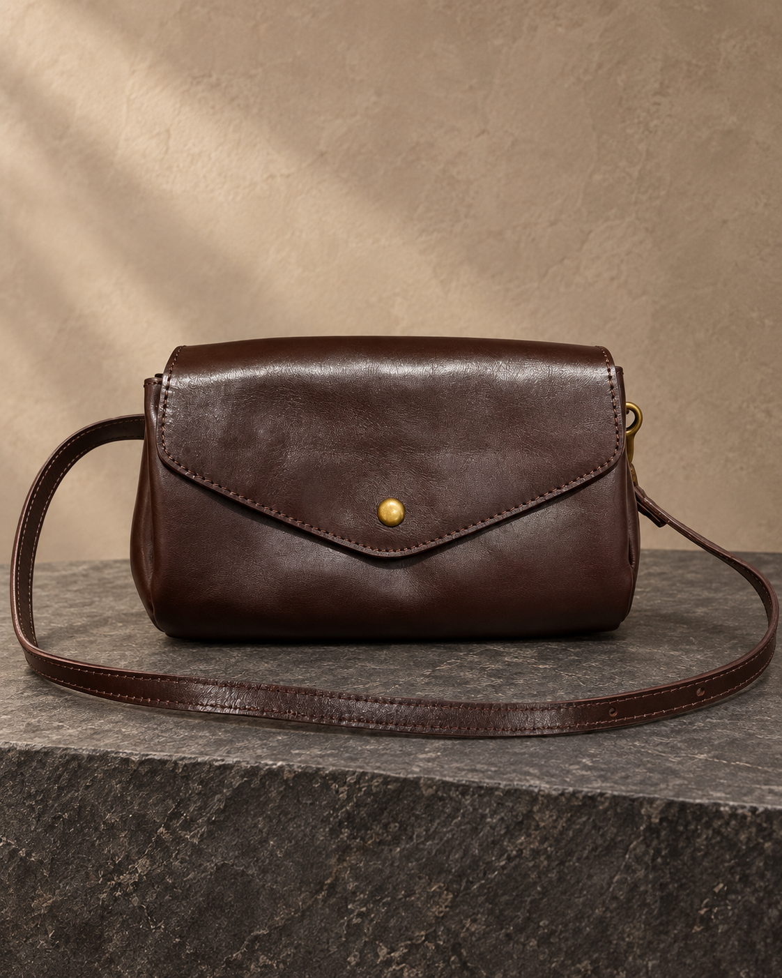 Veroak 3066 Brown top-grain cowhide leather bag — AI studio presentation