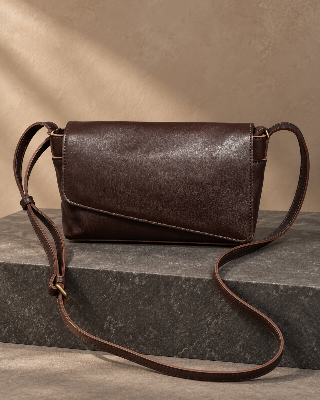 Veroak 3070 Brown top-grain cowhide leather bag — AI studio presentation