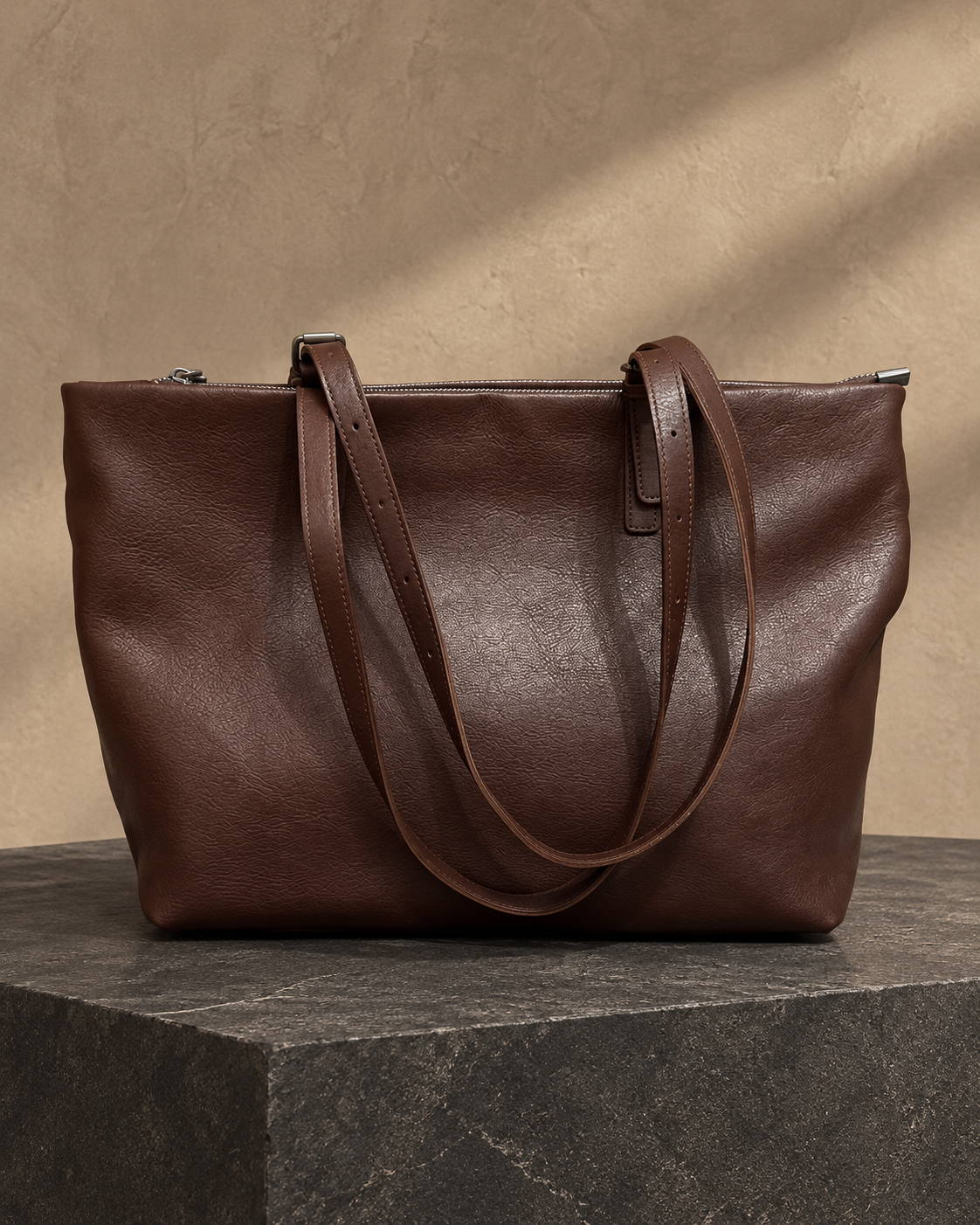 Veroak 5072 Brown top-grain cowhide leather bag — AI studio presentation