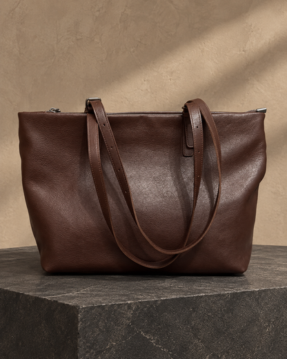 Veroak 5072 Brown top-grain cowhide leather bag — AI studio presentation
