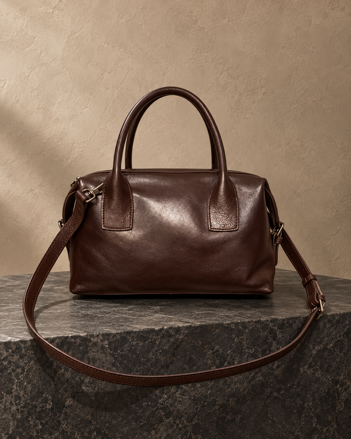 Veroak 6022 Brown top-grain cowhide leather bag — AI studio presentation