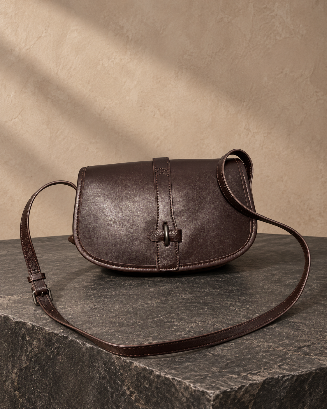 Veroak 8112 Brown top-grain cowhide leather bag — AI studio presentation