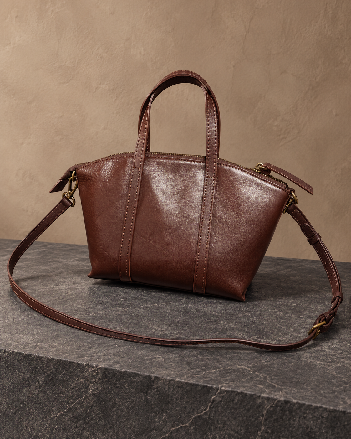 Veroak 9024 Brown top-grain cowhide leather bag — AI studio presentation