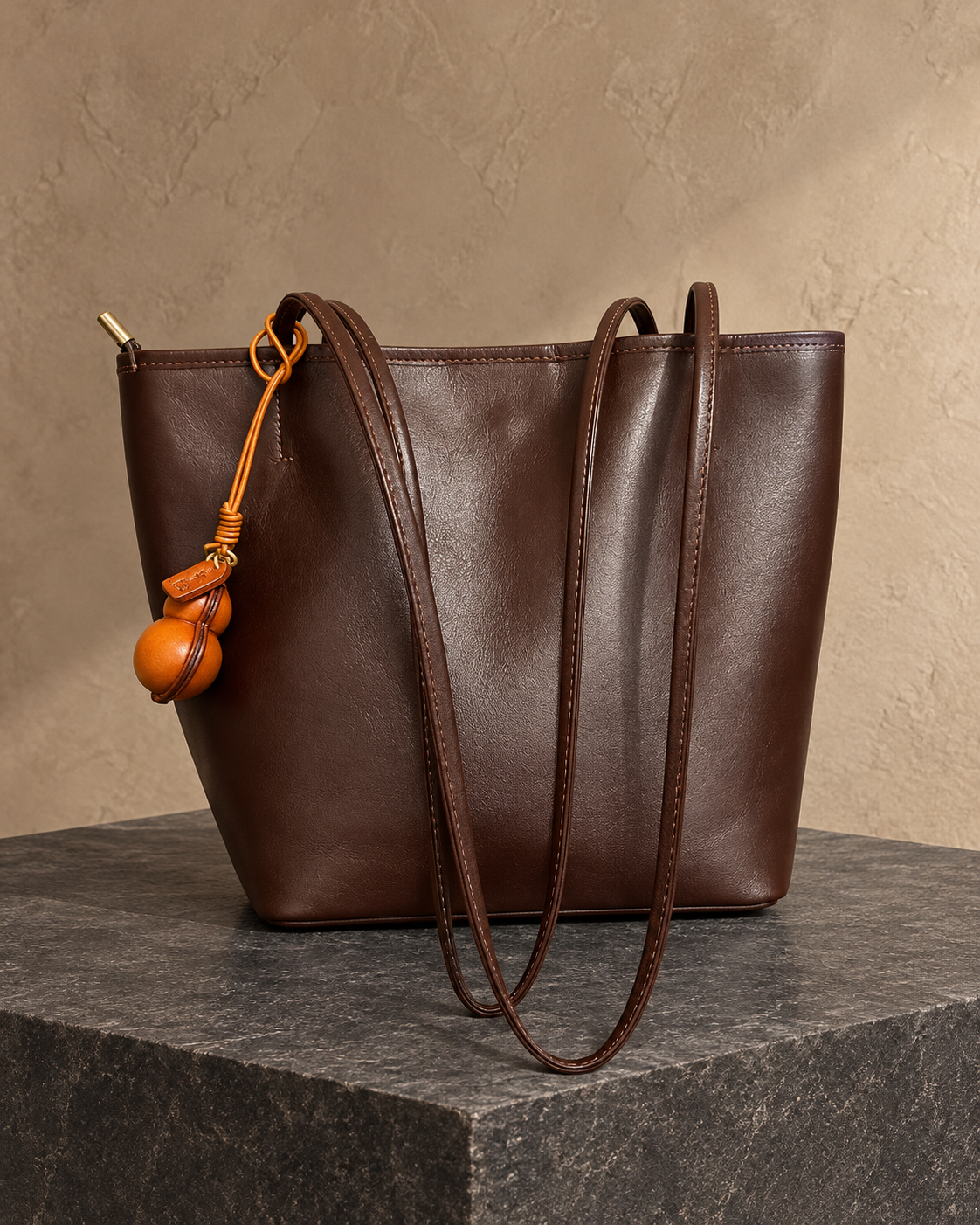 Veroak 9032 Brown top-grain cowhide leather bag — AI studio presentation