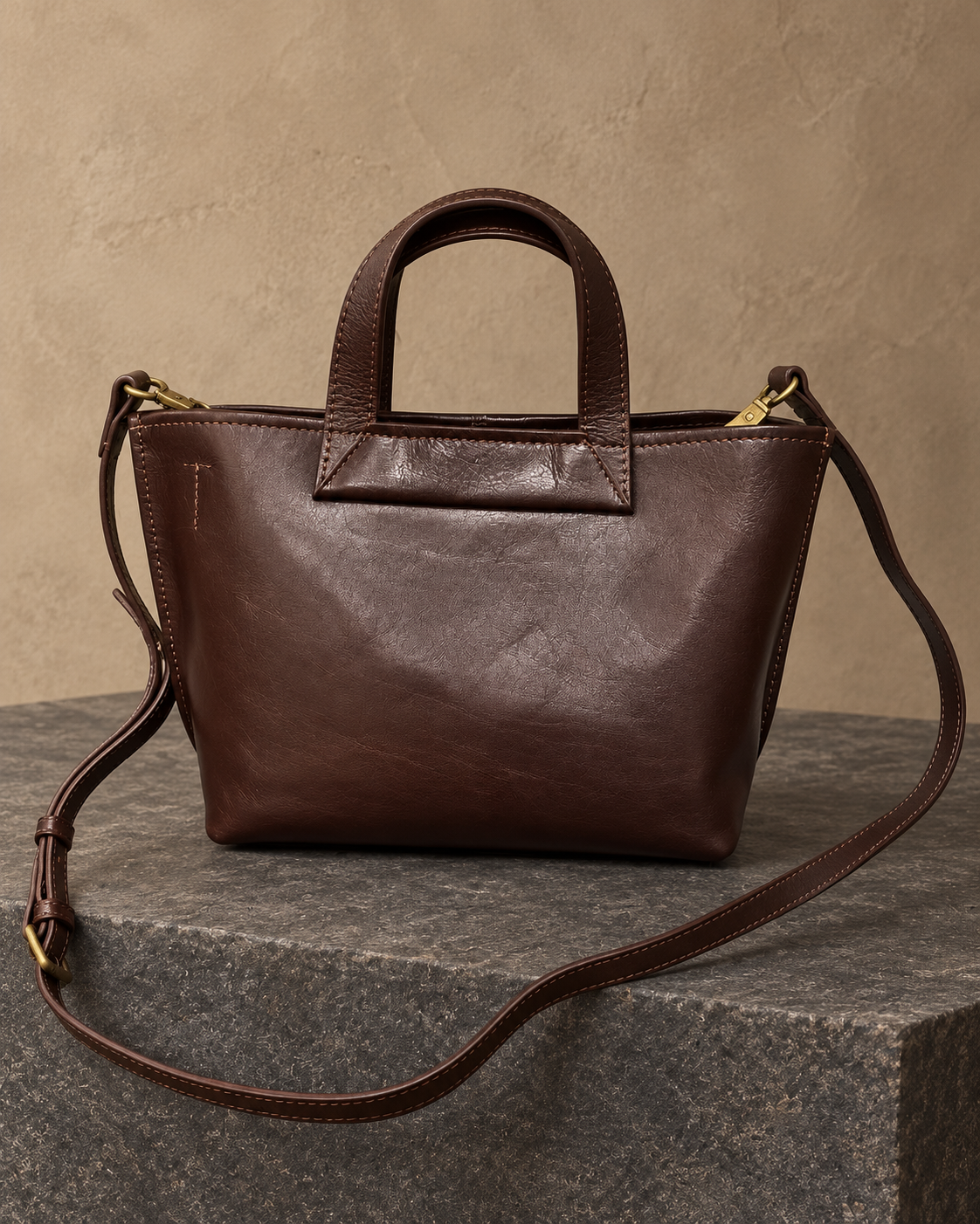 Veroak 9047 Brown top-grain cowhide leather bag — AI studio presentation