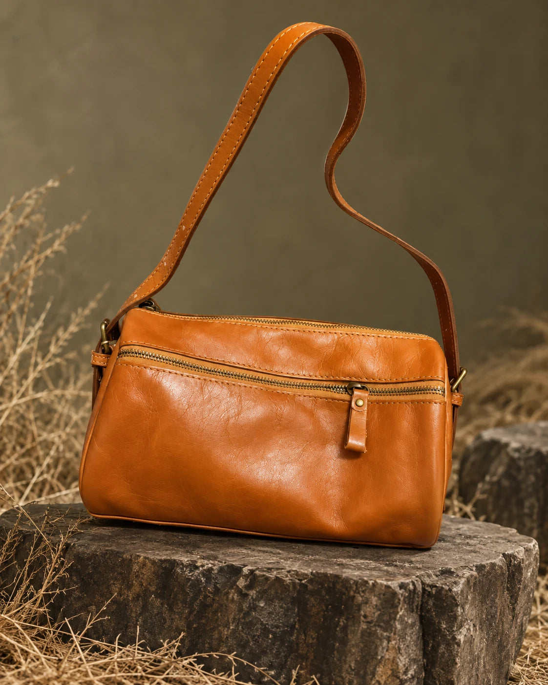 Shoulder / crossbody -802 — studio image
